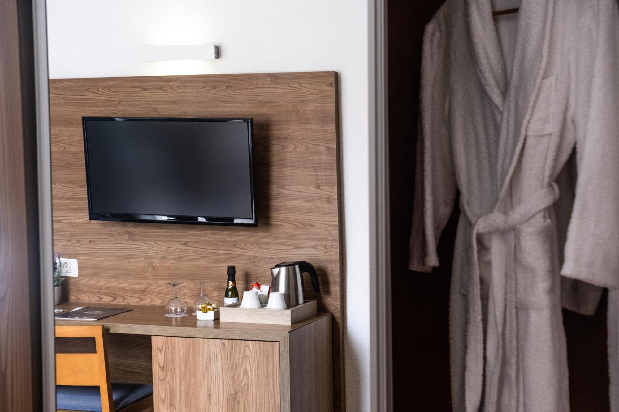 Hotel Adonis Plaza Санта-Крус-де-Тенерифе Экстерьер фото